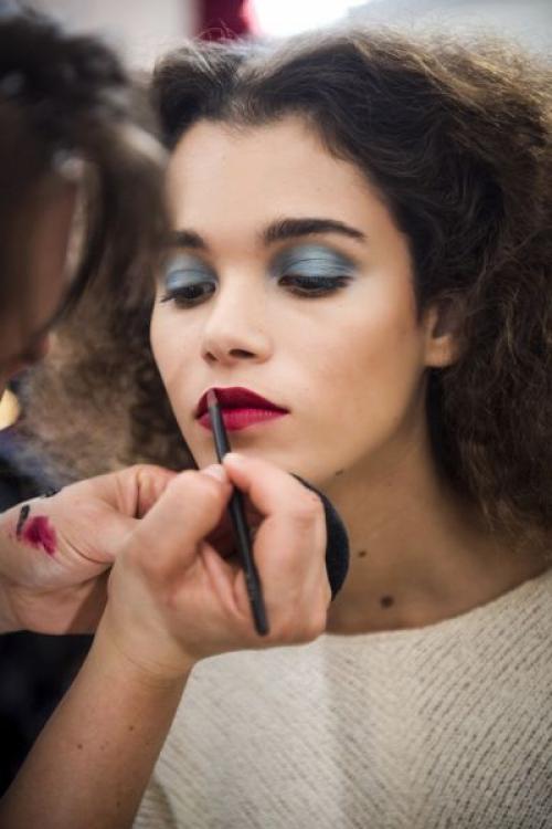 Подиумный макияж-удельная.