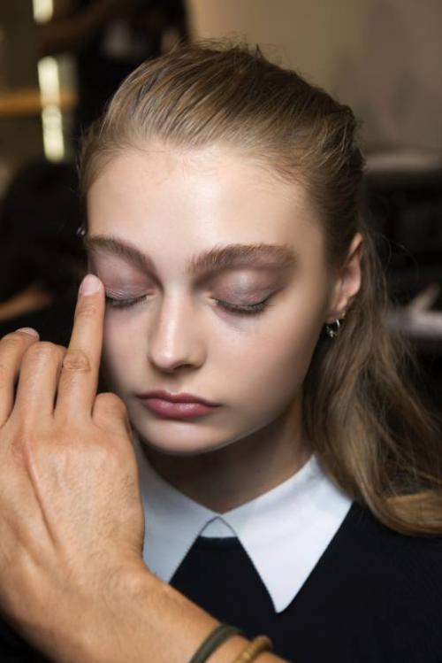 Подиумный макияж-удельная.