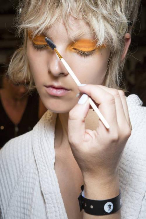 Подиумный макияж-удельная.