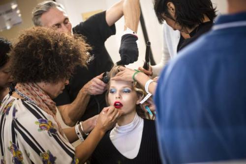 Подиумный макияж-удельная.