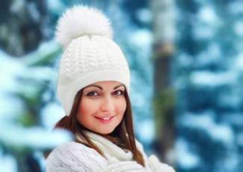 Вязаная шапка для круглого лица спицами. Какие шапки подойдут для круглого лица — примеры с фото