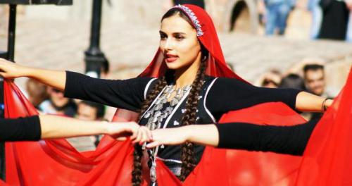 Грузинская красота девушки. Грузинские девушки: внешность, воспитание, имена