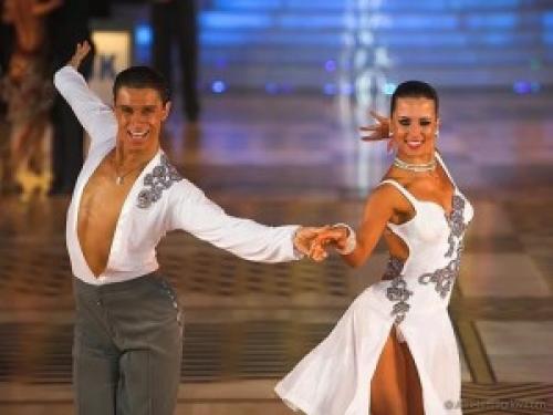 Макияж для спортивно бальных танцев ю2. Как сделать макияж для бальных танцев