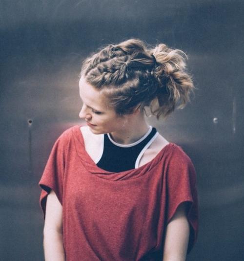 Прически на отдых на природе. 8 модных причесок для пляжа, которые легко сделать самостоятельно