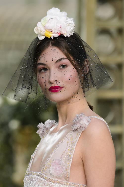 Коко Шанель цитаты о прическе. Коко Шанель: лучшие цитаты о красоте, силе и вере в себя