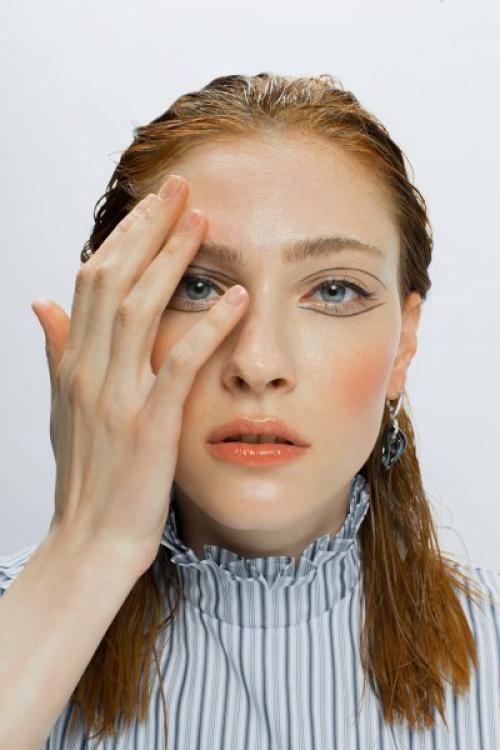 В стиле «Ривердейла»: как повторить макияж Шерил Блоссом