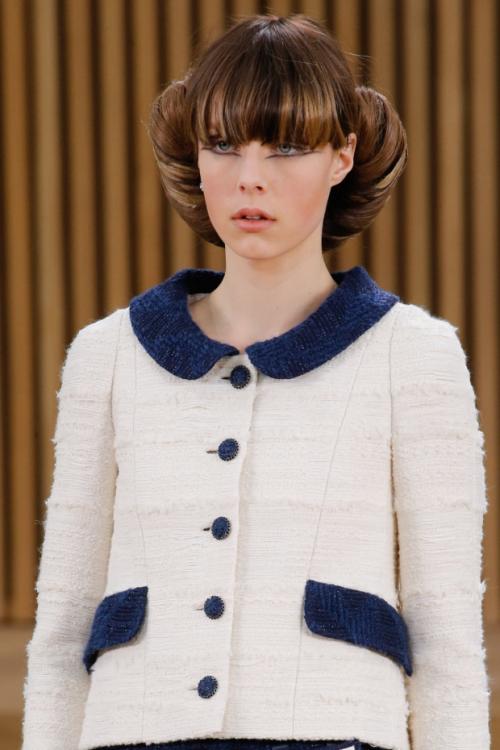 Прическа Шанель 2019. Прически на шоу Chanel: стилист Сэм МакНайт вдохновился Пабло Пикассо?