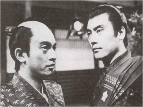 Японские прически мужские самураев. ИСТОКИ СОВРЕМЕННЫХ ПРИЧЕСОК САМУРАЕВ