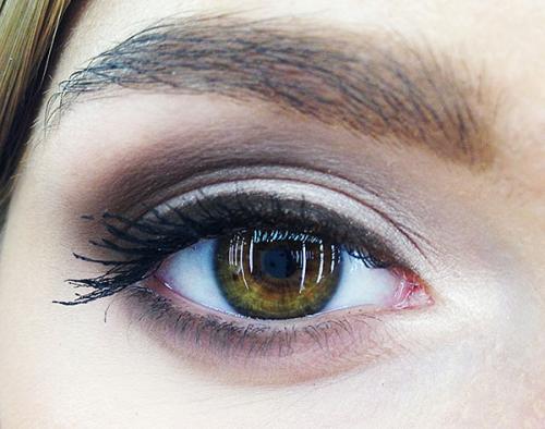 Макияж для миндалевидных глаз с нависшим веком. Дневной и вечерний макияж для нависшего века
