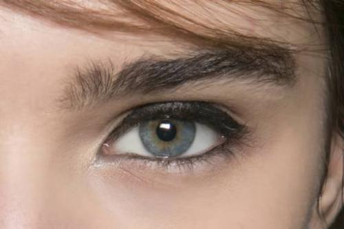 Как подводить глаза карандашом. Как правильно подвести глаза карандашом?