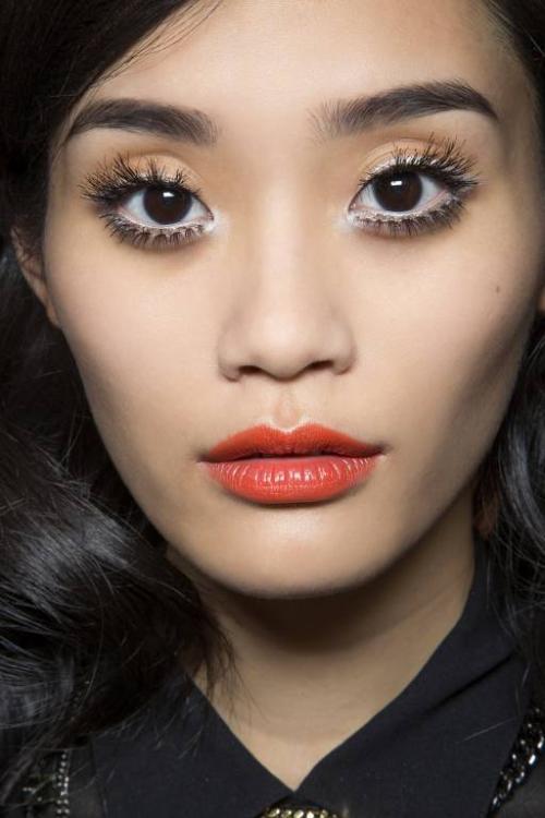 Макияж с белым карандашом для глаз. Белый карандаш для глаз: зачем нужен и как его использовать?