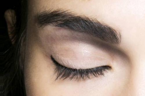 Как подводить глаза карандашом. Как правильно подвести глаза карандашом?