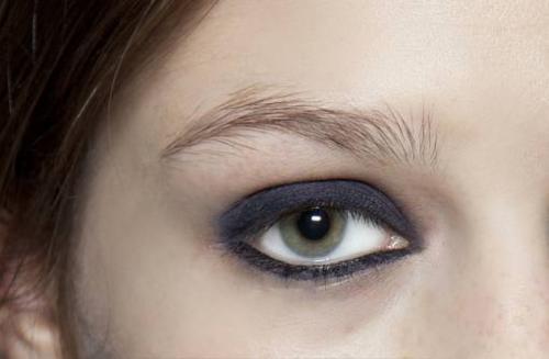 Как подводить глаза карандашом. Как правильно подвести глаза карандашом?