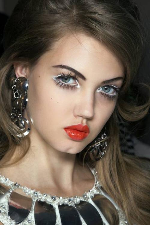 Макияж с белым карандашом для глаз. Белый карандаш для глаз: зачем нужен и как его использовать?