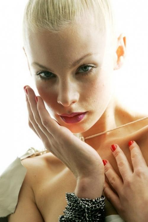 Если женщина красит ногти красным лаком. Цвет ногтей выдает ваш характер!