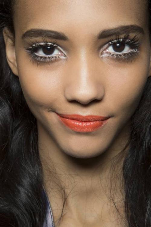 Макияж с белым карандашом для глаз. Белый карандаш для глаз: зачем нужен и как его использовать?