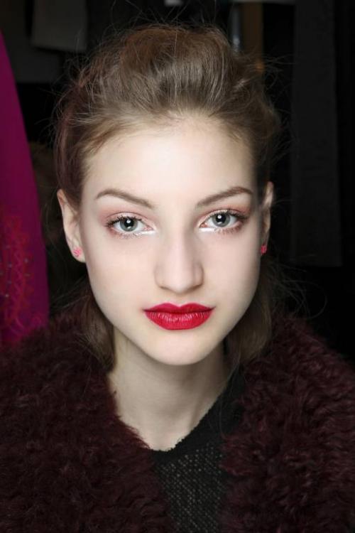 Макияж с белым карандашом для глаз. Белый карандаш для глаз: зачем нужен и как его использовать?