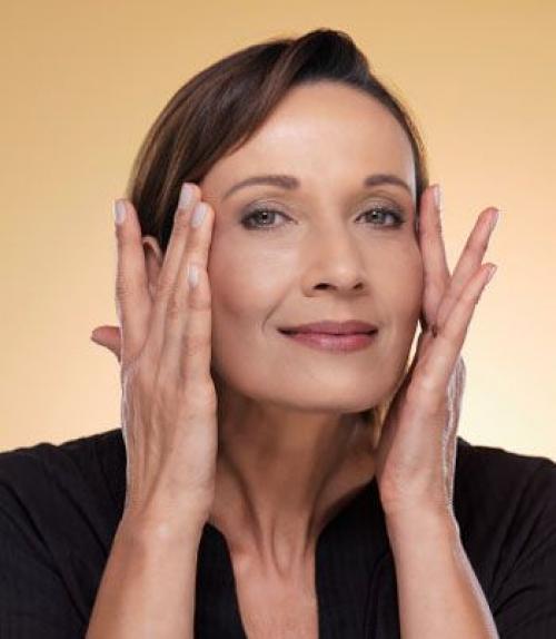 Как выглядеть в 50 на 35 в домашних условиях. Можно ли сделать подтяжку лица в домашних условиях