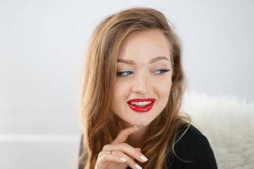 Прическам и макияж в стиле пин ап. Макияж в стиле пин-ап: как сделать?