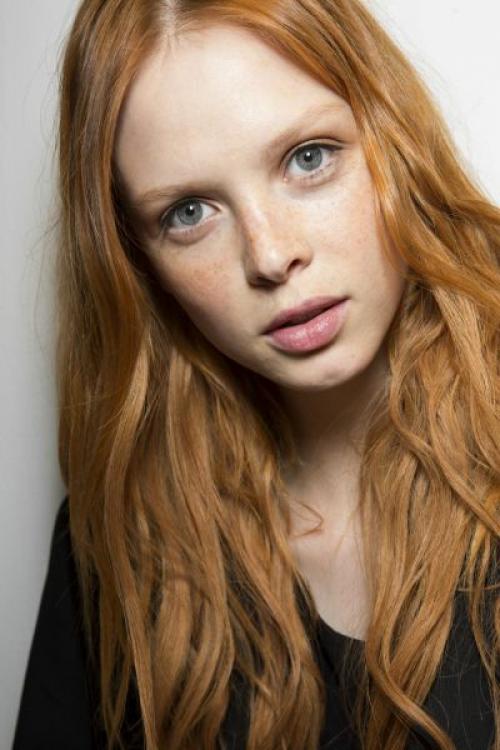 Макияж к красным волосам. Макияж для рыжих девушек