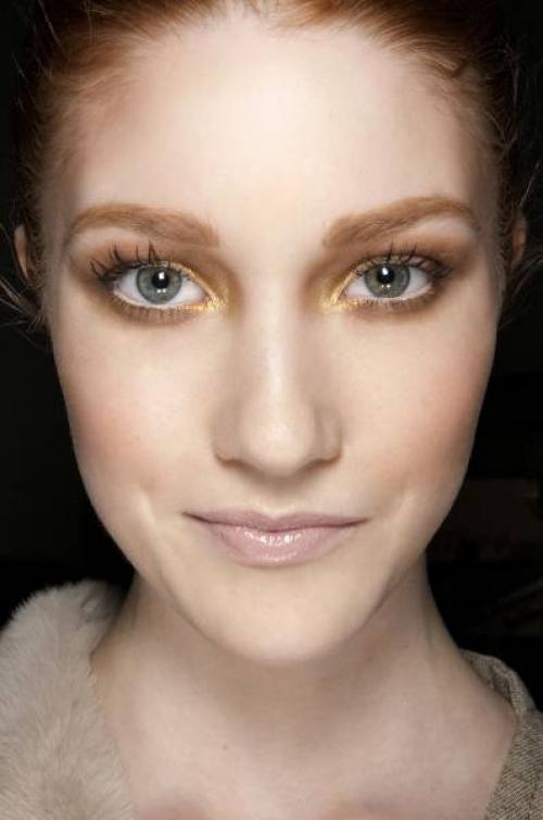 Макияж к красным волосам. Макияж для рыжих девушек