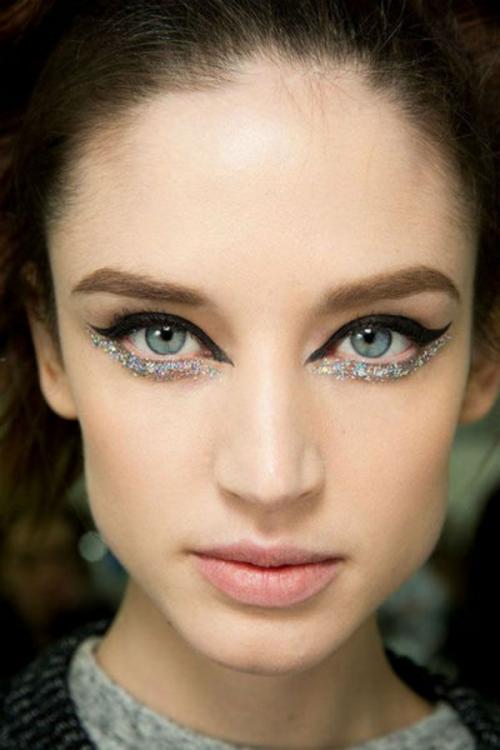 Тренды в макияже. Трен.  Модный макияж весна-лето 2019-2020: жирные стрелки