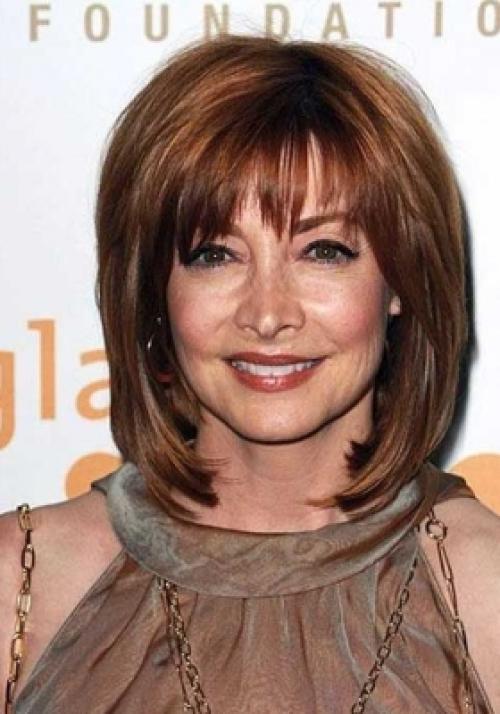 Красивые прически на средние волосы для женщин 50+