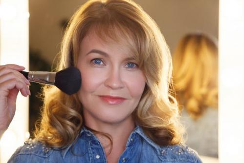 Возрастной вечерний макияж пошагово. Как сделать возрастной макияж?