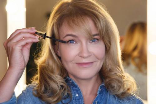 Возрастной вечерний макияж пошагово. Как сделать возрастной макияж?