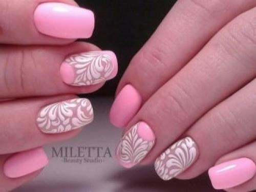 Маникюр к золотому платью. Макияж под золотое и черно-золотое платье 31