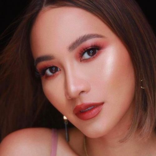 Для чего хайлайтер в макияже. Что такое хайлайтер и для чего он нужен?