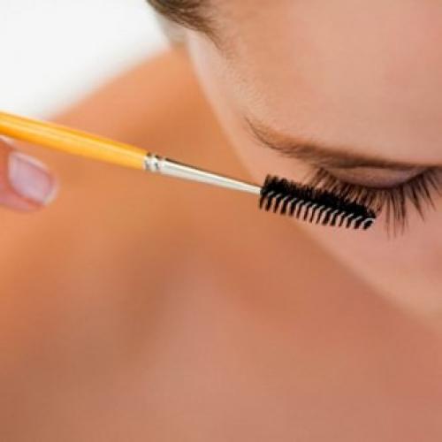 Масло для роста ресниц: список самых эффективных
