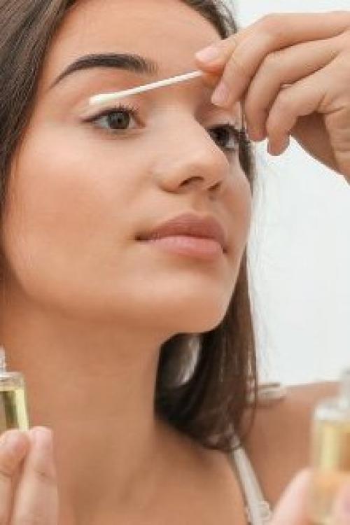 Масло для роста ресниц: список самых эффективных