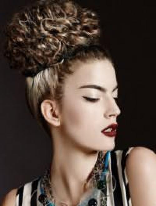 Прически 70-х годов на длинные волосы. Прически в стиле 70-х на длинные волосы