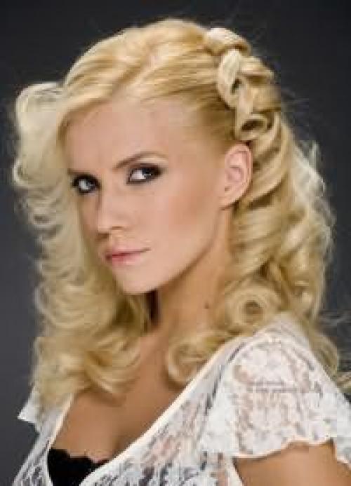 Прически 70-х годов на длинные волосы. Прически в стиле 70-х на длинные волосы