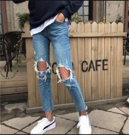 С чем носить колготки в сетку 2019. С чем носить черные колготки в сетку?