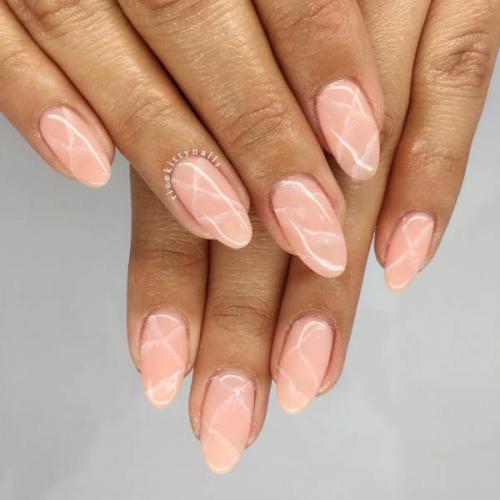 Маникюр под серебристое платье. Маникюр под серое платье: 20 идей