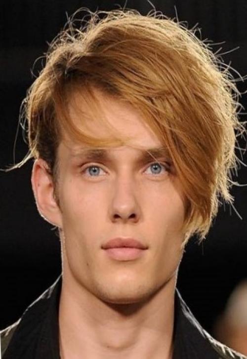 Как уложить короткую челку на бок мужчине. Популярные мужские стрижки с длинной челкой