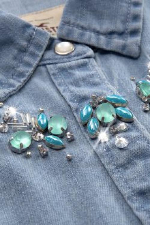 Декор белой рубашки своими руками. Особенности декорирования рубашек