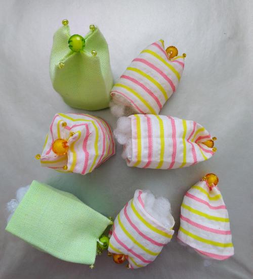 Украшения своими руками на сумку. Брелок «Летняя нежность». Украшение на сумку своими руками