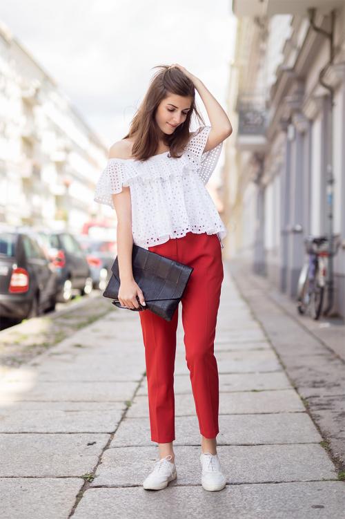 Топ с открытыми плечами. Как носить топ с открытыми плечами этим летом: 11 стильных вариантов