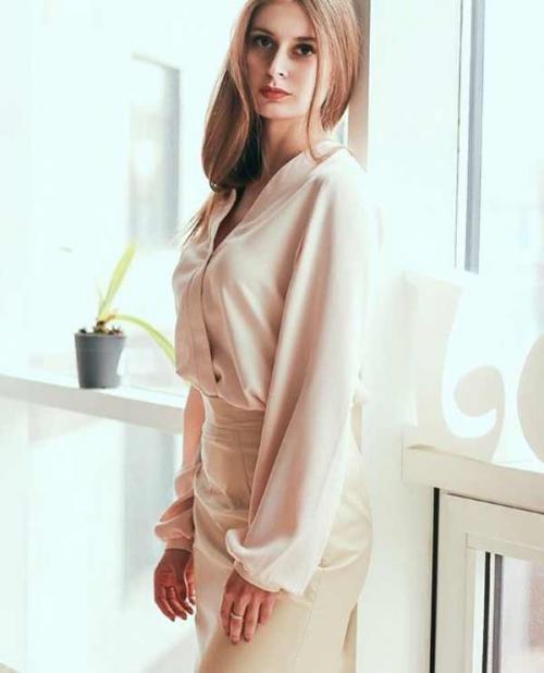 С чем носить бежевую кружевную блузку. Бежевая блузка или рубашка: как носить, чтобы выглядеть на миллион