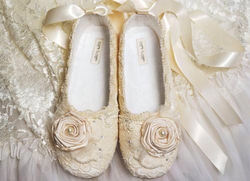 С чем носить синие балетки. С чем носить балетки. Модные рекомендации с фото