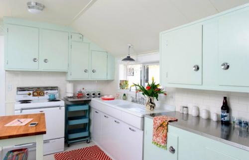 С каким цветом сочетается ментоловый цвет. Цвета, сочетающиеся с мятным цветом в одежде 05