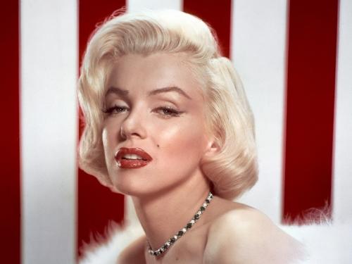 Красное платье с черными туфлями. Какие туфли подойдут к красному платью: фото, интересные варианты 06