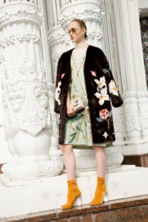 Ярко желтые ботинки. С чем можно носить желтые ботинки?