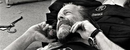 Часы на внутренней стороне запястья. ЧТО ОЗНАЧАЕТ НОШЕНИЕ ЧАСОВ НА ВНУТРЕННЕЙ СТОРОНЕ ЗАПЯСТЬЯ?