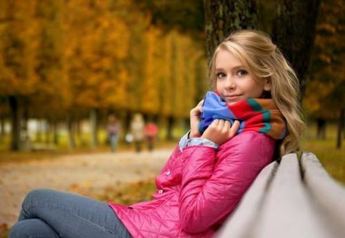 Как завязать легкий шарф-хомут. Как носить шарф-хомут – простые и эффектные образы