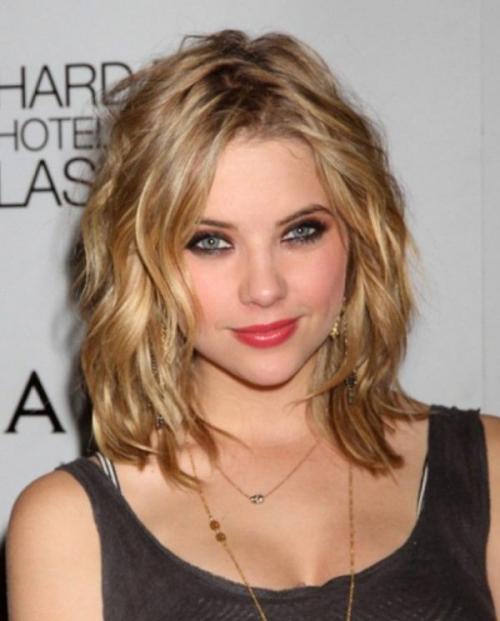 Каре на вьющиеся волосы без укладки. Волнистые волосы и их особенности