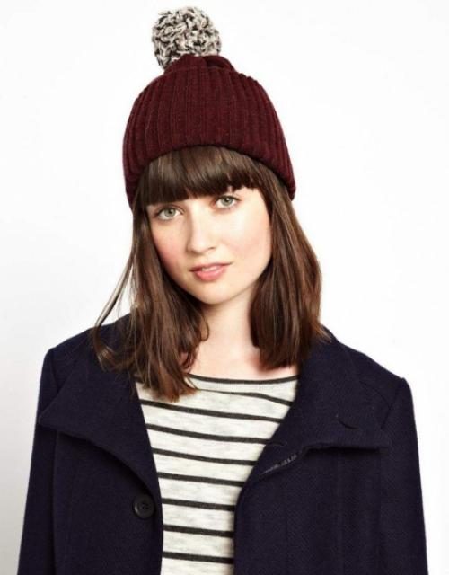 Украшения для шапки своими руками. Как украсить вязаную шапку своими руками мехом и стразами с фото 08